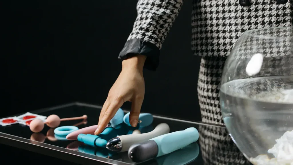 What Materials Make Up Clear Dildos and Are They Safe